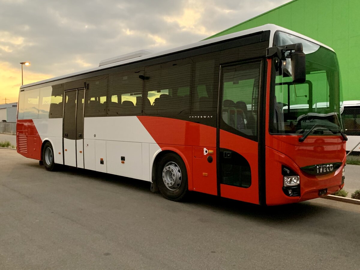 Ein neuer Iveco Crossway für TMR SA am 9.10.21 bei Interbus Kerzers.