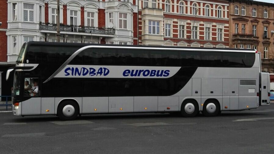 Ein Setra 431 DT von 'SINDBAD eurobus' mit der Wagennummer 9 in Opole. | August 2016