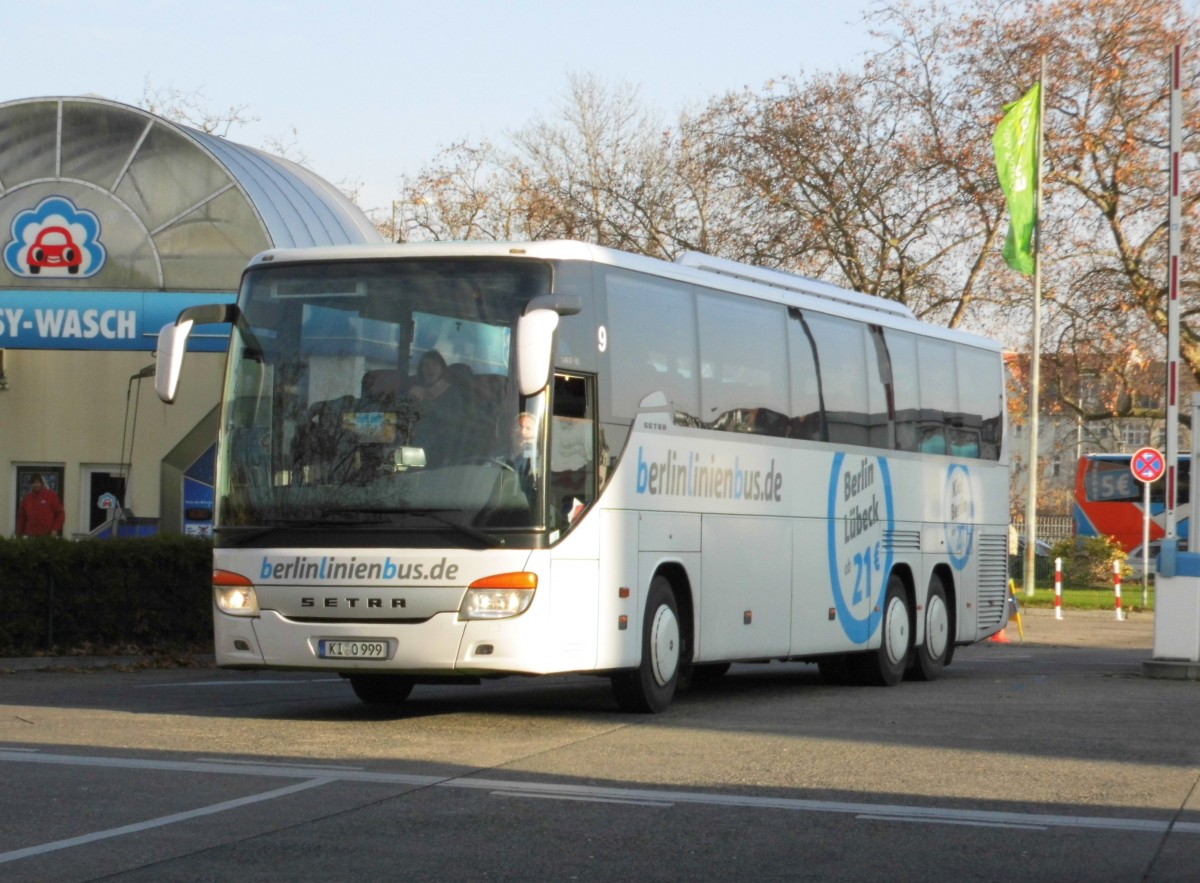 Ein Setra S 417 GT-HD von BerlinLinienBus am Berliner ZOB, 23.11.14