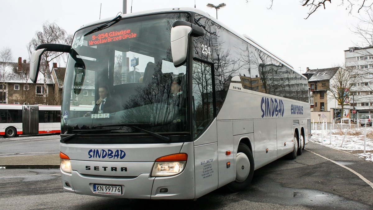 Ein Setra S416GT-HD von 'Sindbad eurobus' mit der Wagennummer 254 am Krefelder Hauptbahnhof ( Süd ). | März 2018