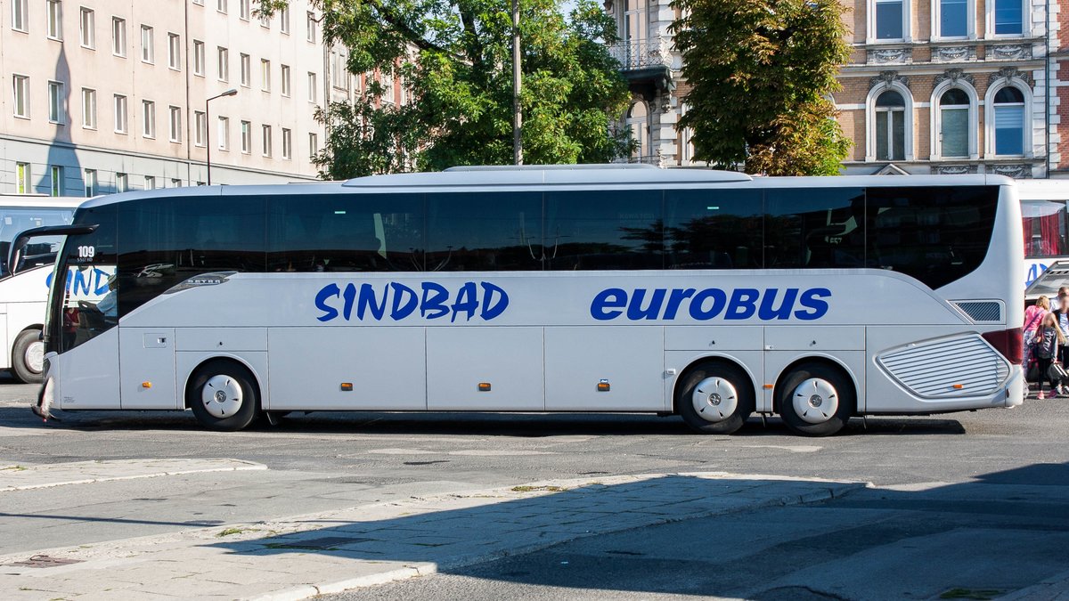 Ein Setra S517HD von 'SINDBAD eurobus' mit der Wagennummer