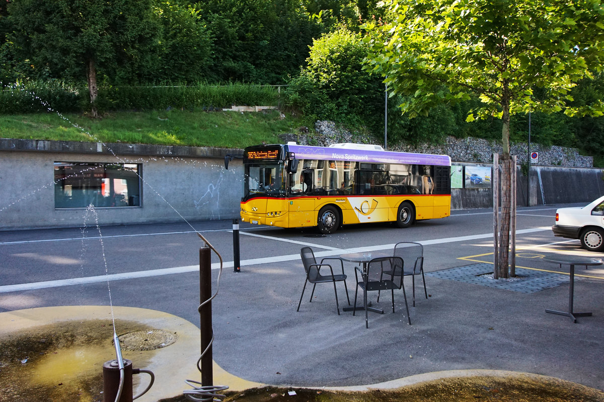 Ein SOLARIS Urbino von PostAuto, unterwegs auf der Linie 80.745 als Kurs 74548 (Uzwil, Waldhof - Niederuzwil, Gaswerk), nahe der Haltestelle Uzwil Bahnhof.
Aufgenommen am 18.7.2016.
