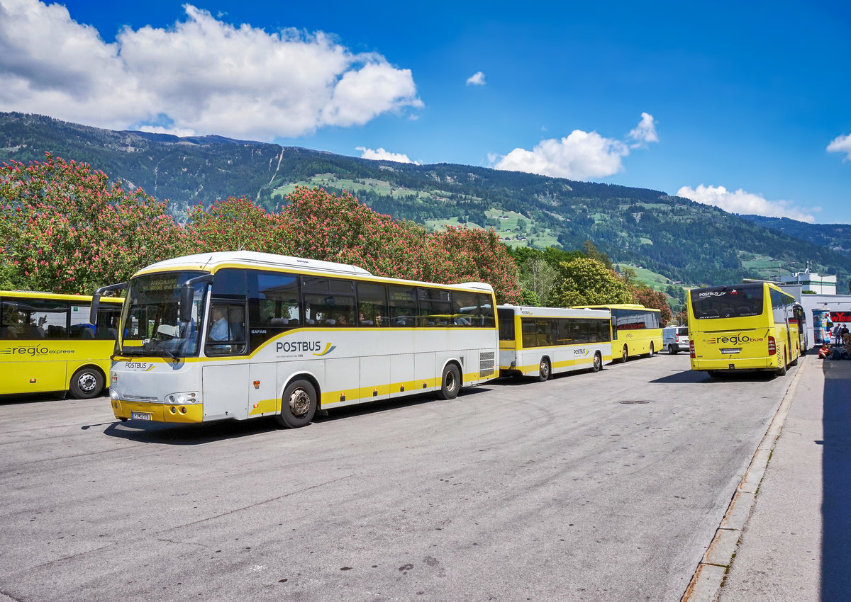 Ein Temsa Safari steht am 18.5.2017, mit Anhänger, bei der Haltestelle Lienz Bahnhof.
Unterwegs war der Bus auf der Kfl. 4412 (Lienz Bahnhof - Prägraten a. G. Hinterbichl).