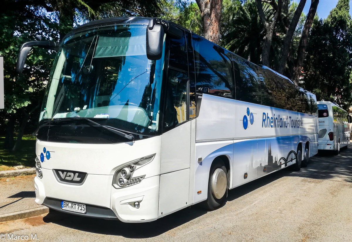 Ein VDL Futura von Rheinland-Touristik in Rom. | August 2018