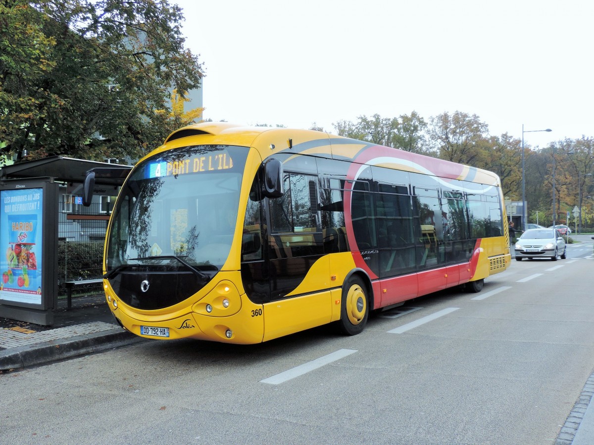 Eine neue Hochleistungslinie fährt bei Soléa in Mulhouse. Drei Crealis Neo 18 und zwei Crealis Neo 12 wurden bestellt. Hier der Wagen 360 am 13/11/2014.