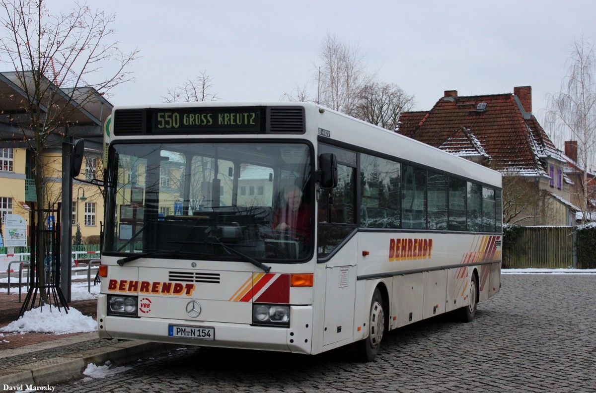 Einer der letzten 2 verbliebenden Mercedes-Benz O407 der Firma Behrendt am Lehniner Busbahnhof. 04.02.2015