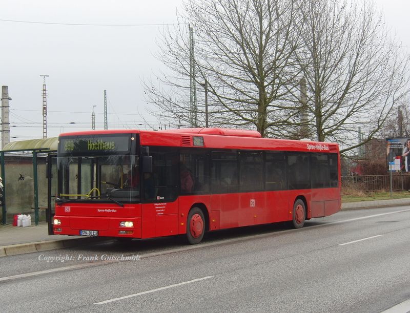Einsatz bei (DB Regio Bus) Spree-Neiße-Bus (SNB) auf Linie 890, Stadtlinie Guben, Hst. Guben, Neiße-Center, 08.01.2015