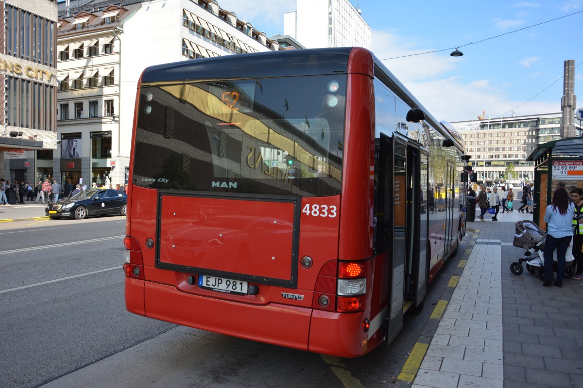EJP 981 fährt am 10.09.2014 auf der Linie 52. Aufgenommen in der von Innenstadt Stockholm.