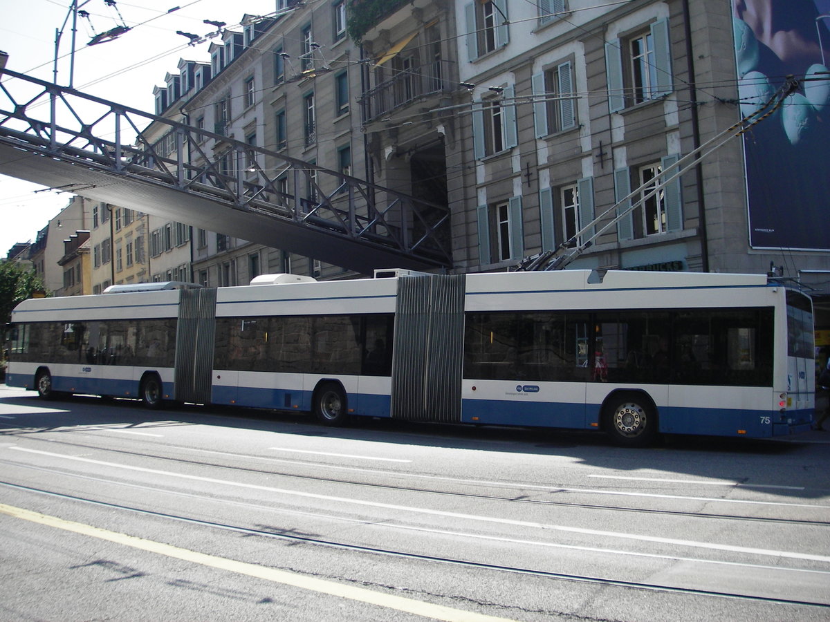 Elektrischer Doppelgelenkbus in Zürich aufgenommen am 18.08.2009