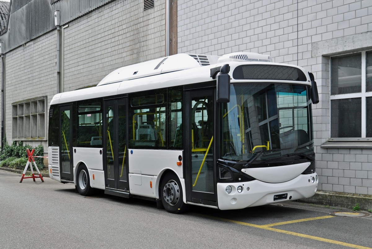 Elektro Bus Rampini Type ALE EL hat seine Testphase bei den BVB beendet und wartet auf dem Hof der Garage Rankstrasse. Die Aufnahme stammt vom 29.06.2015.