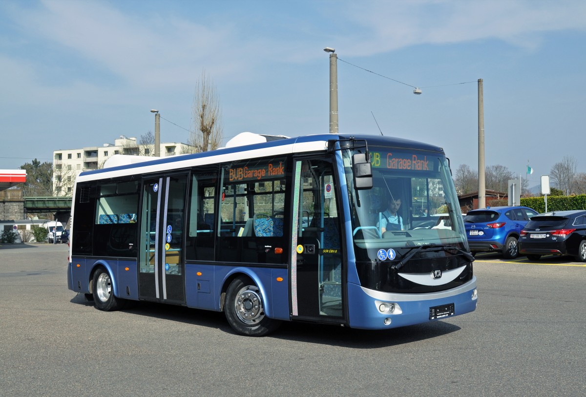 Elektro Testbus SOR EBN 8 wird bei den Basler Verkehrs Betriebe ab dem 1. April 2015 auf den Kleinbuslinien 35 und 45 getestet. Hier steht der Bus auf dem Hof der Garage Rankstrasse. Die Aufnahme stammt vom 18.03.2015.