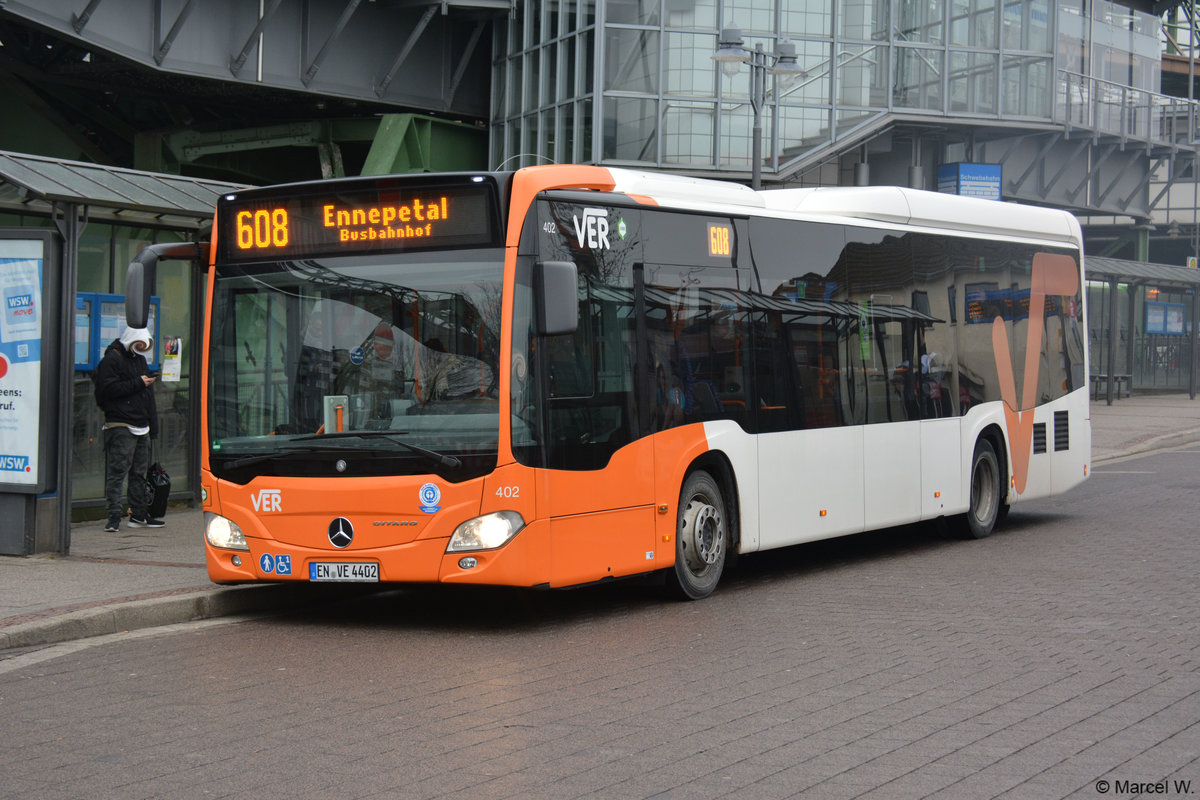 EN-VE 4402 steht am 10.02.2018 am Bahnhof Oberbarmen in Wuppertal. Aufgenommen wurde ein Mercedes Benz Citaro Low Entry der zweiten Generation.