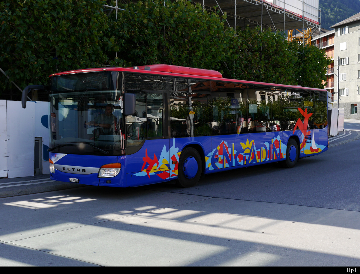 Engadin Bus - Setra S 415 NF GR 97502 bei der Aushilfe bei Chur Bus unterwegs auf Instruktionsfahrt vor dem Bahnhof in Chur am 19.08.2018