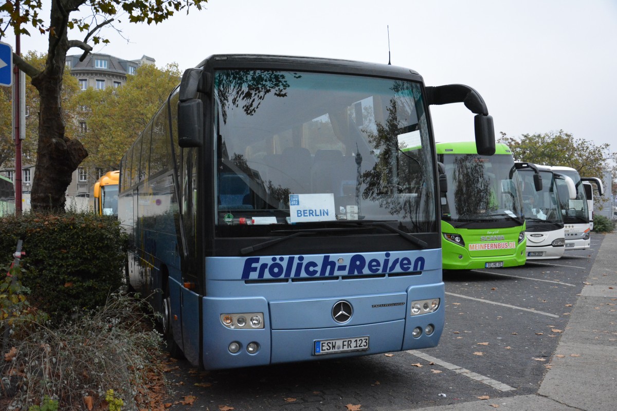 ESW-FR 123 ist am 25.10.2014 unterwegs für FlixBus. Aufgenommen wurde ein Mercedes Benz O350 Tourismo, Berlin ZOB.
