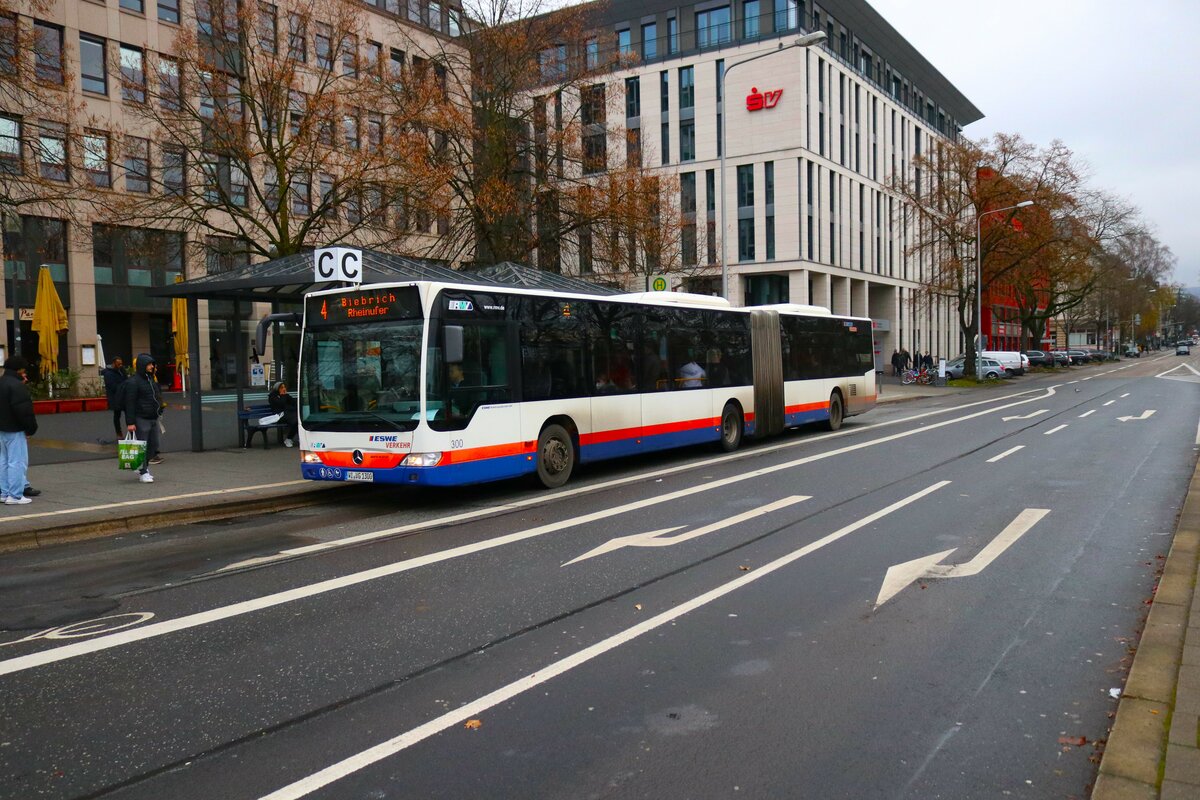 ESWE Verkehr Mercedes Benz Citaro 1 Facelift G Wagen 300 am 09.12.23 in Wiesbaden