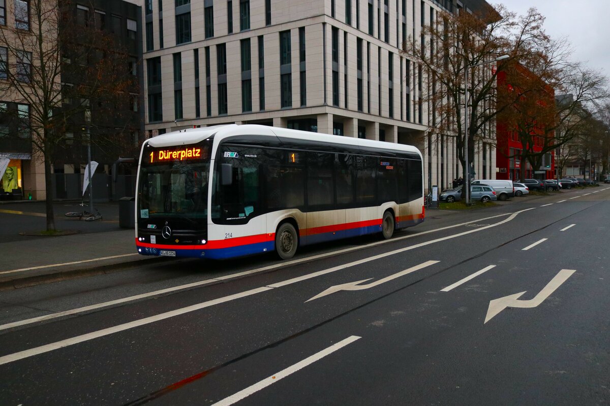 ESWE Verkehr Mercedes Benz eCitaro Wagen 214 am 09.12.23 in Wiesbaden