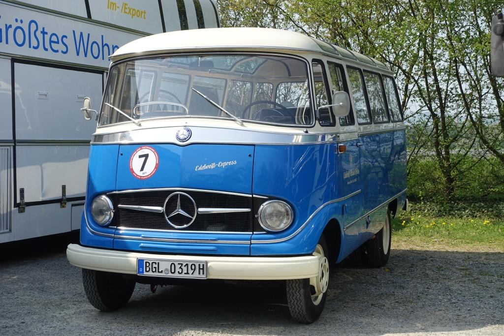 Europatreffen historischer Omnibusse: Mercedes O 319  Edelweiß-Express , Bj. 1964, Höxter 21.04.2018