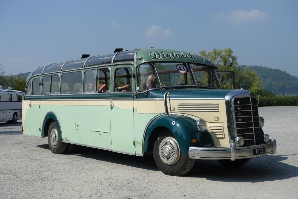 Europatreffen historischer Omnibusse: Mercedes O 3500 mit Kässbohrer-Aufbau, Bj. 1952, Höxter 21.04.2018