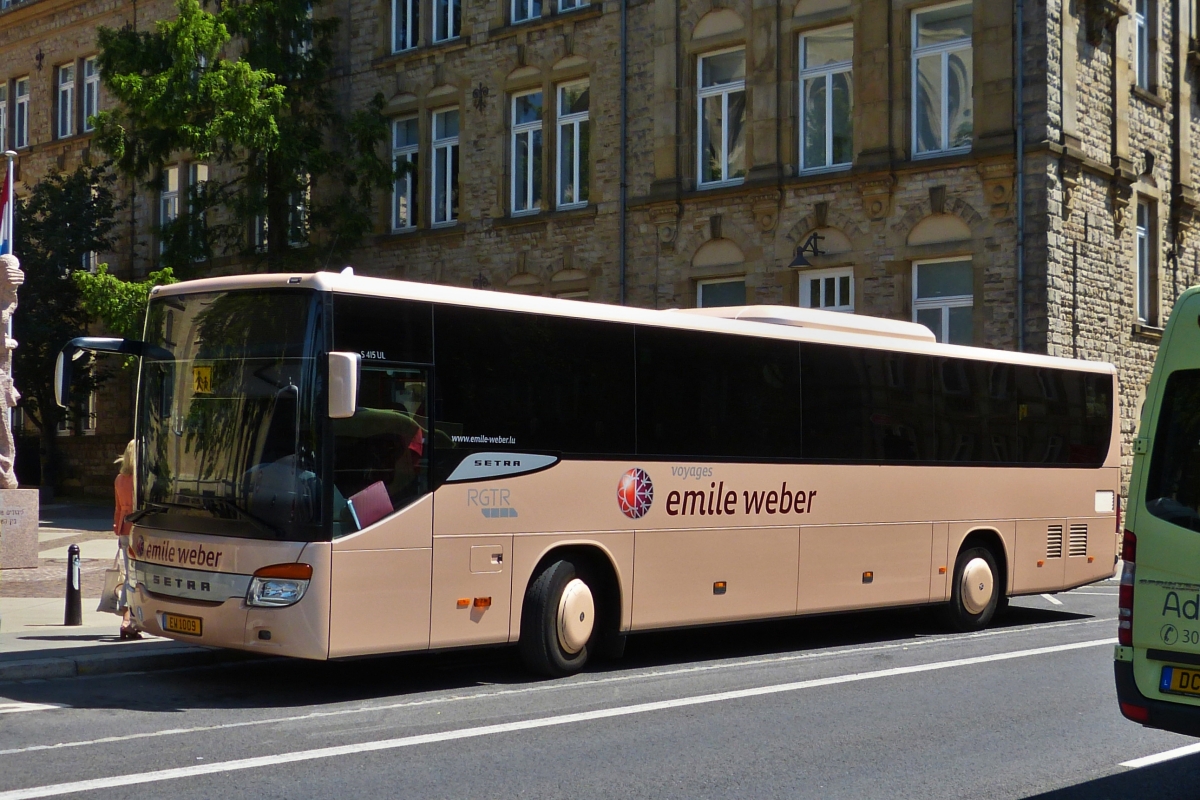 EW 1009, Setra S 415 UL von Emile Weber, gesehen in der Stadt Luxemburg. 10.07.2019