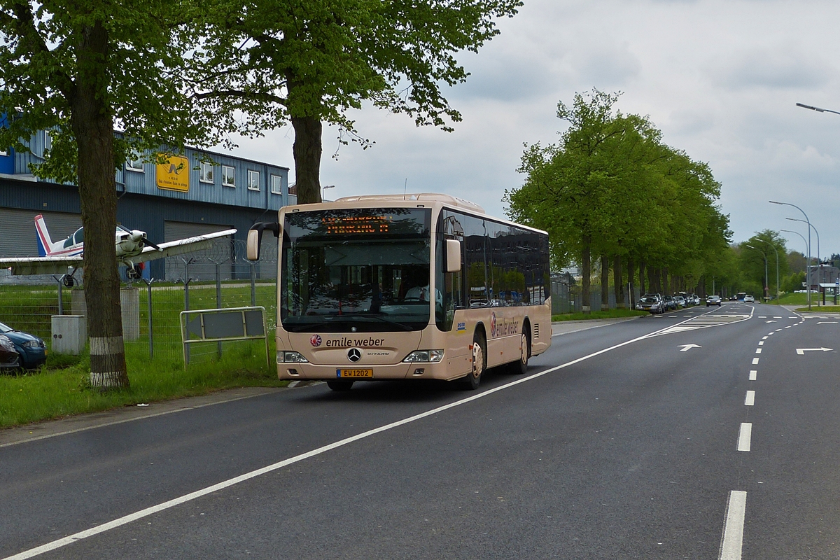 EW 1202,  Mercedes Benz Citaro von Emile Weber, aufgenommen nahe dem Flughafen von Luxemburg.  02.05.2015.