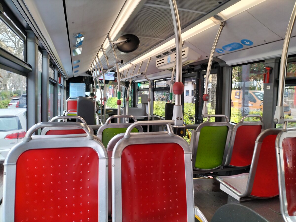 Fahrgastraum Mercedes-Benz Citaro C2, EMT Valencia, Linie 7, 06.03.2026