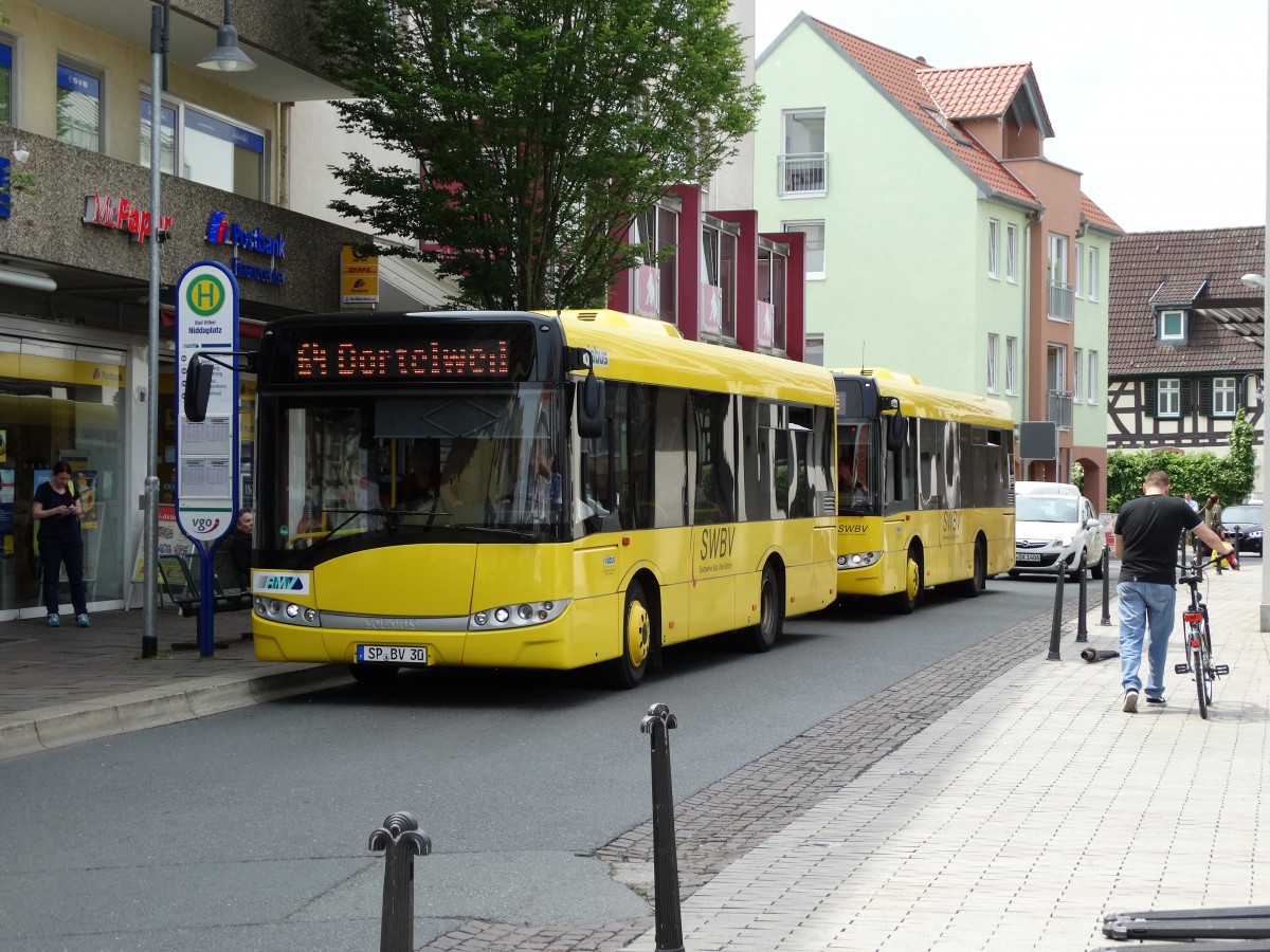 Fast schon ein Stau am 04.06.14 in Bad Vilbel zwei Solaris Urbino als Vilbus