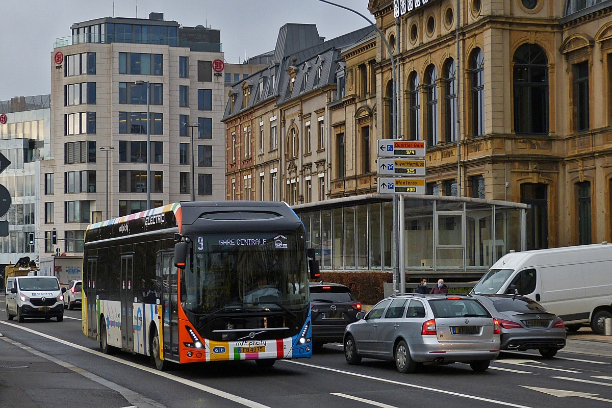 FB 4075, Volvo Elektrobus des VDL, aufgenommen in den Strassen der Stadt Luxemburg. 07.12.2020 