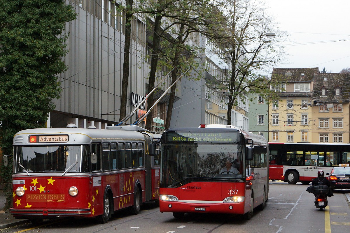 FBW/SOLARIS: Am 10. Dezember 2014 konnte in Winterthur der Museumsbus FBW 101 anlässlich einer Begegnung mit dem SOLARIS URBINO 12 Nr. 337 und einem der letzten MERCEDES CITARO auf einem Bilde festgehalten werden.
Foto: Walter Ruetsch 