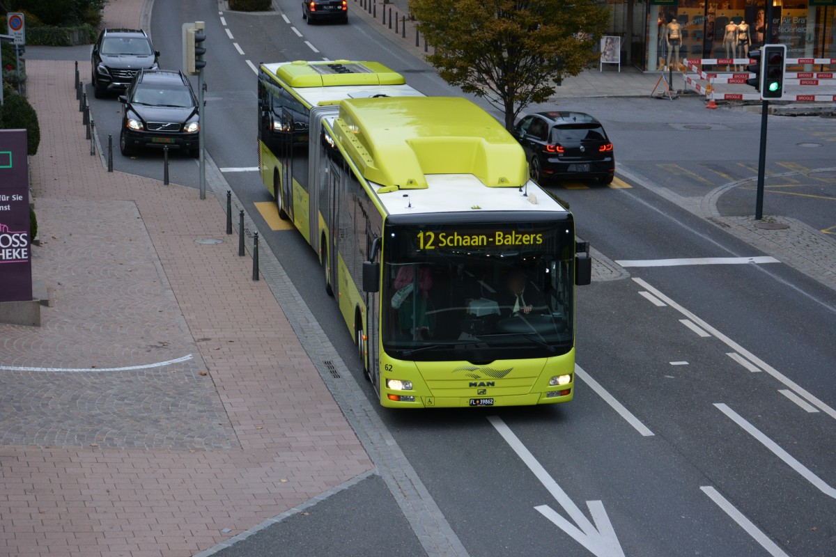 FL-39862 fährt am 08.10.2015 auf der Linie 12. Aufgenommen wurde ein MAN Lion's City G CNG / Liechtenstein, Vaduz Post.
