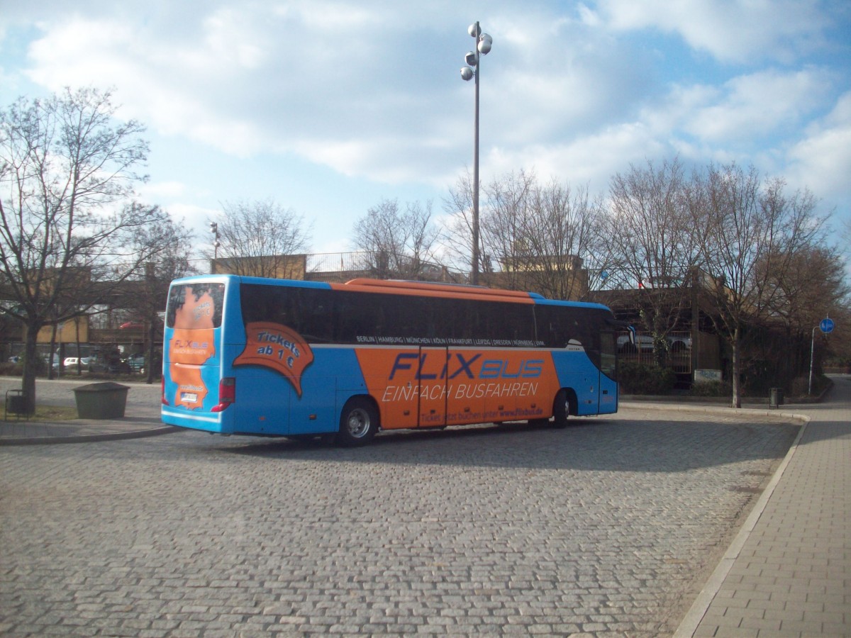Flixbus Abfahrt in  Erlangen.