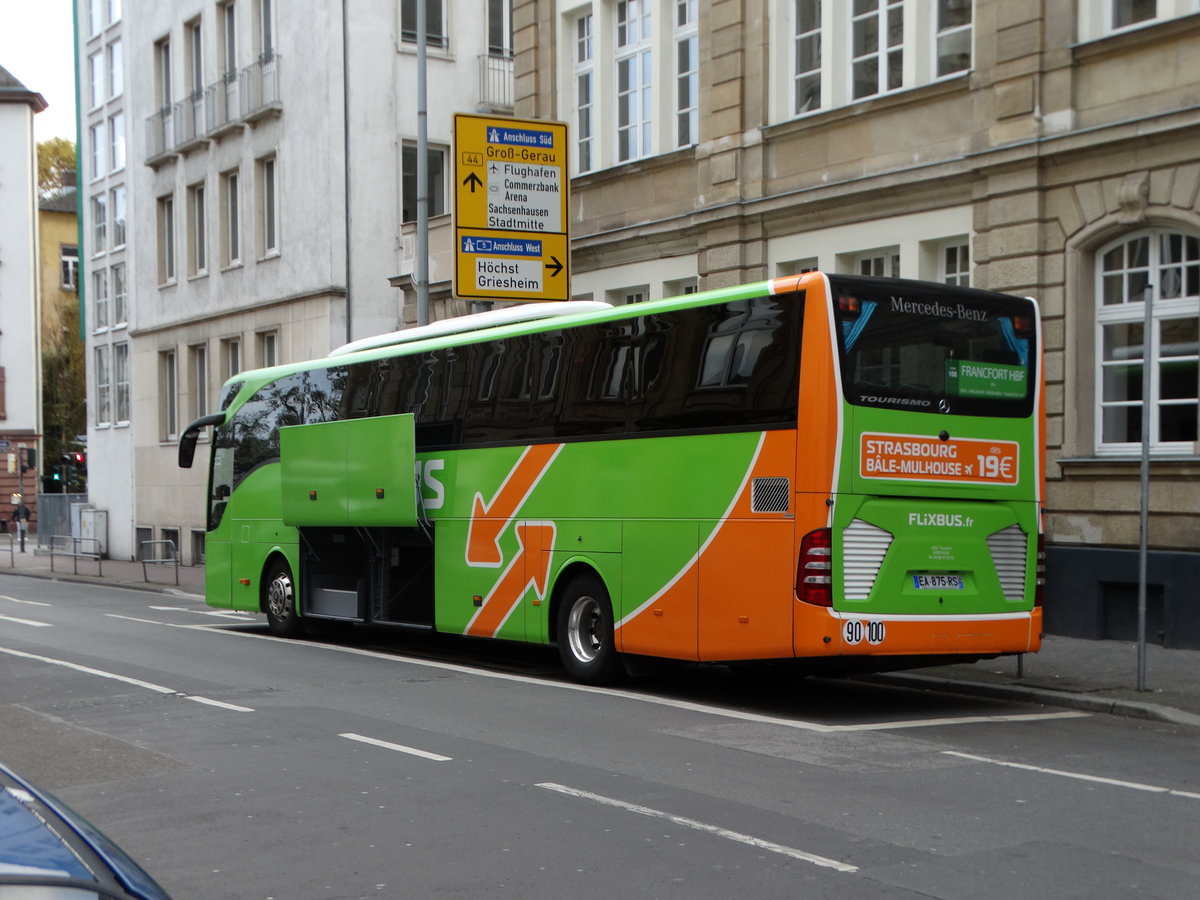 Flixbus Mercedes Benz Tourismo aus Frankreich am 12.11.16 in Frankfurt am Main
