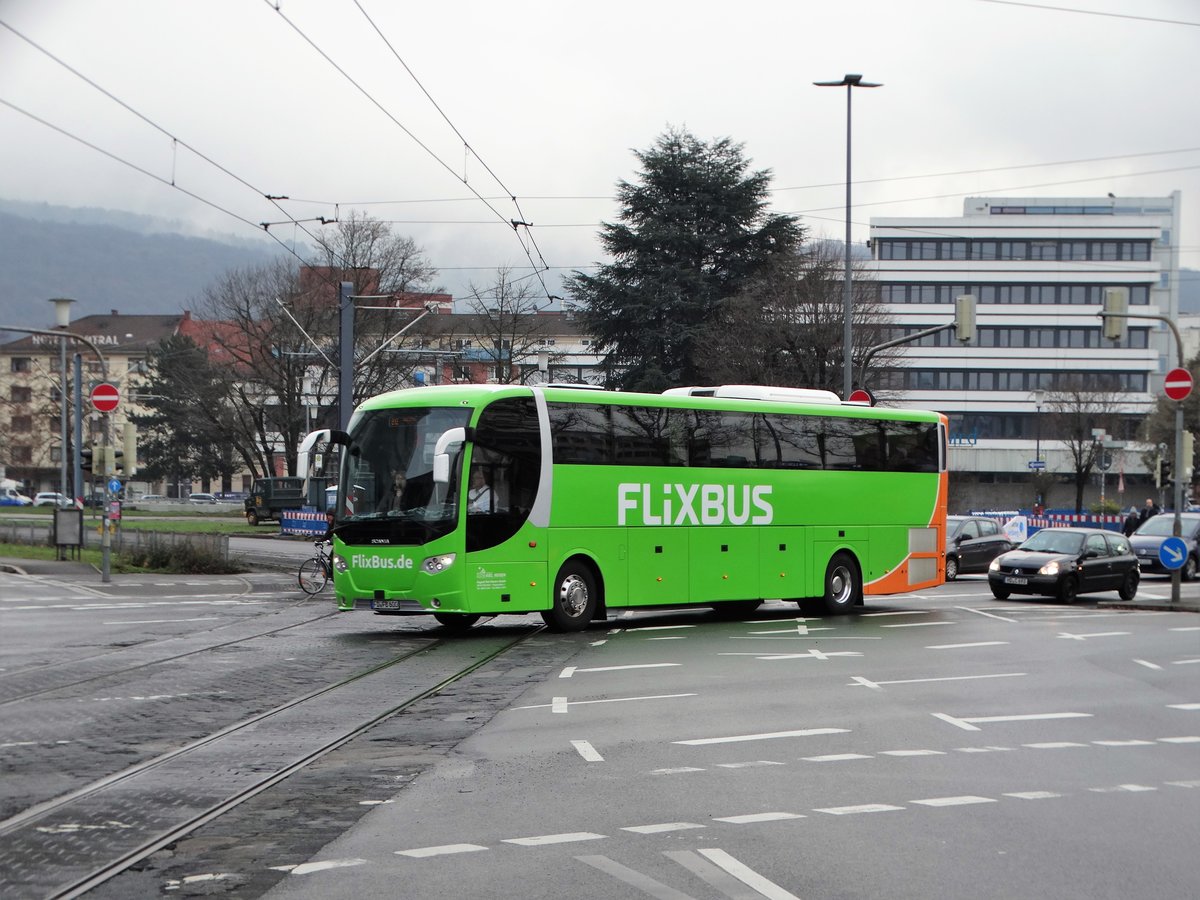 Flixbus Scania Omniexpress am 16.12.17 in Heidelberg 
