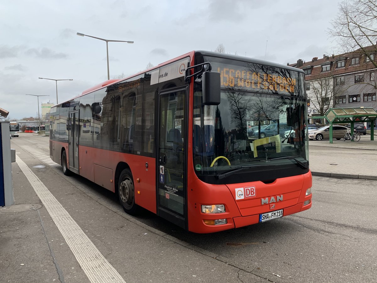FMO 218 (Baujahr 2010) am 4.1.2020 in Marbach am Neckar, Bahnhof.
Der Bus lief von 2010 bis Dezember 2017 als S-RS 2015 bei Regiobus Stuttgart in Lauda und kam nach der Schließung des Service Center Lauda zu FMO nach Marbach