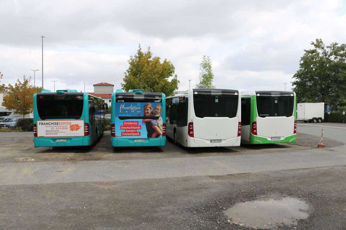 FraBus Mercedes Benz Citaro K und Citaro 2 am 03.10.18 in Offenbach auf einen öffentlichen Parkplatz 