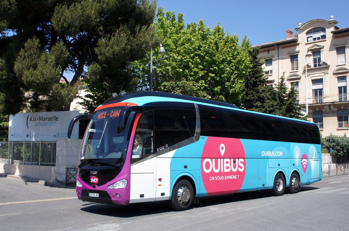 Frankreich / Région Provence-Alpes-Côte d'Azur / Bus Marseille: Irizar i6 Integral von OUIBUS (Tochterunternehmen der französischen Staatsbahn SNCF), aufgenommen im April 2017 am Bahnhof Marseille Saint-Charles in Marseille.