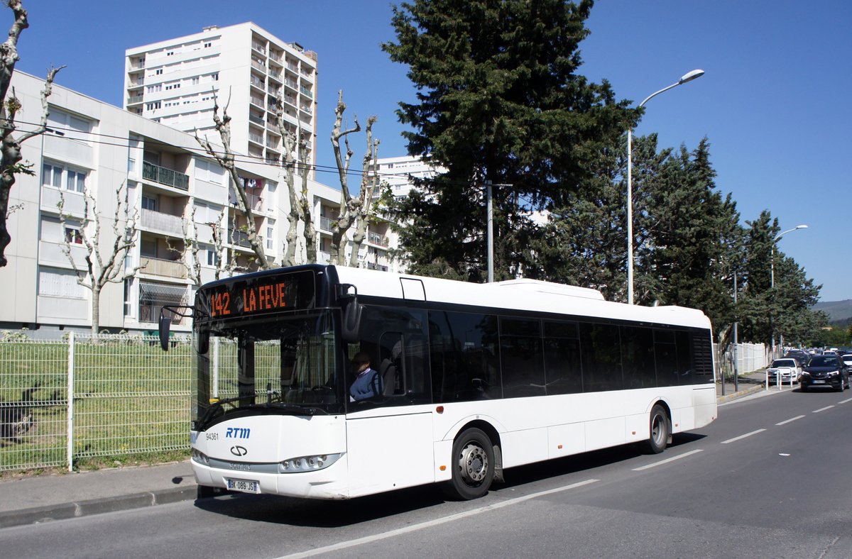 Frankreich / Stadtbus Marseille: Solaris Urbino 12 (Wagen 94361) von Transdev im Auftrag von RTM (Régie des Transports Metropolitains) Marseille, aufgenommen im April 2017 an der Metrostation  La Rose - Technopôle de Château-Gombert  in Marseille.