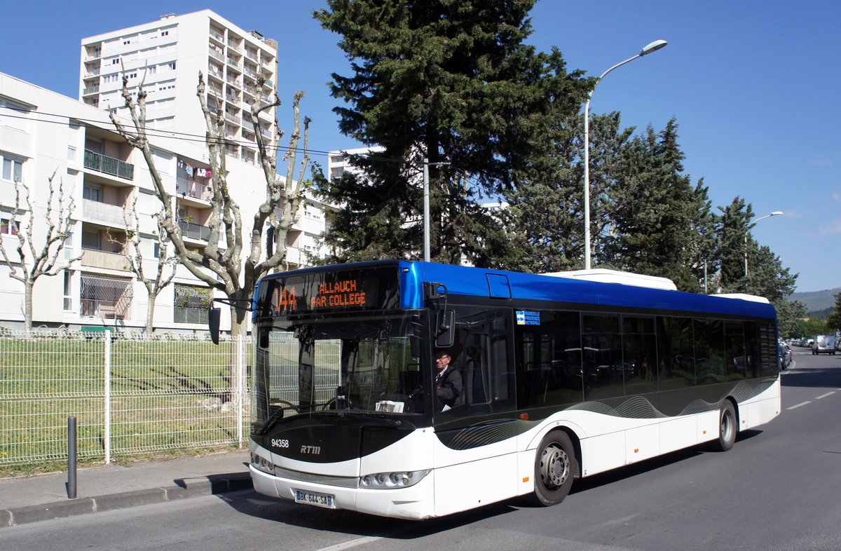 Frankreich / Stadtbus Marseille: Solaris Urbino 12 (Wagen 94358) von Transdev im Auftrag von RTM (Régie des Transports Metropolitains) Marseille, aufgenommen im April 2017 an der Metrostation  La Rose - Technopôle de Château-Gombert  in Marseille.