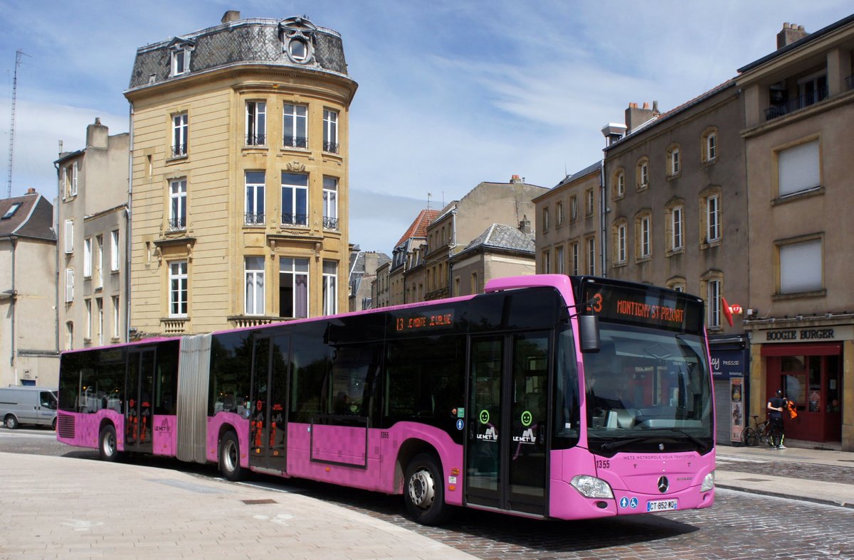 Frankreich / Stadtbus Metz / Bus Metz: Mercedes-Benz Citaro C2 Gelenkbus von LE MET' / Transports de l'agglomeration de Metz Metropole, aufgenommen im Juli 2017 im Stadtgebiet von Metz.