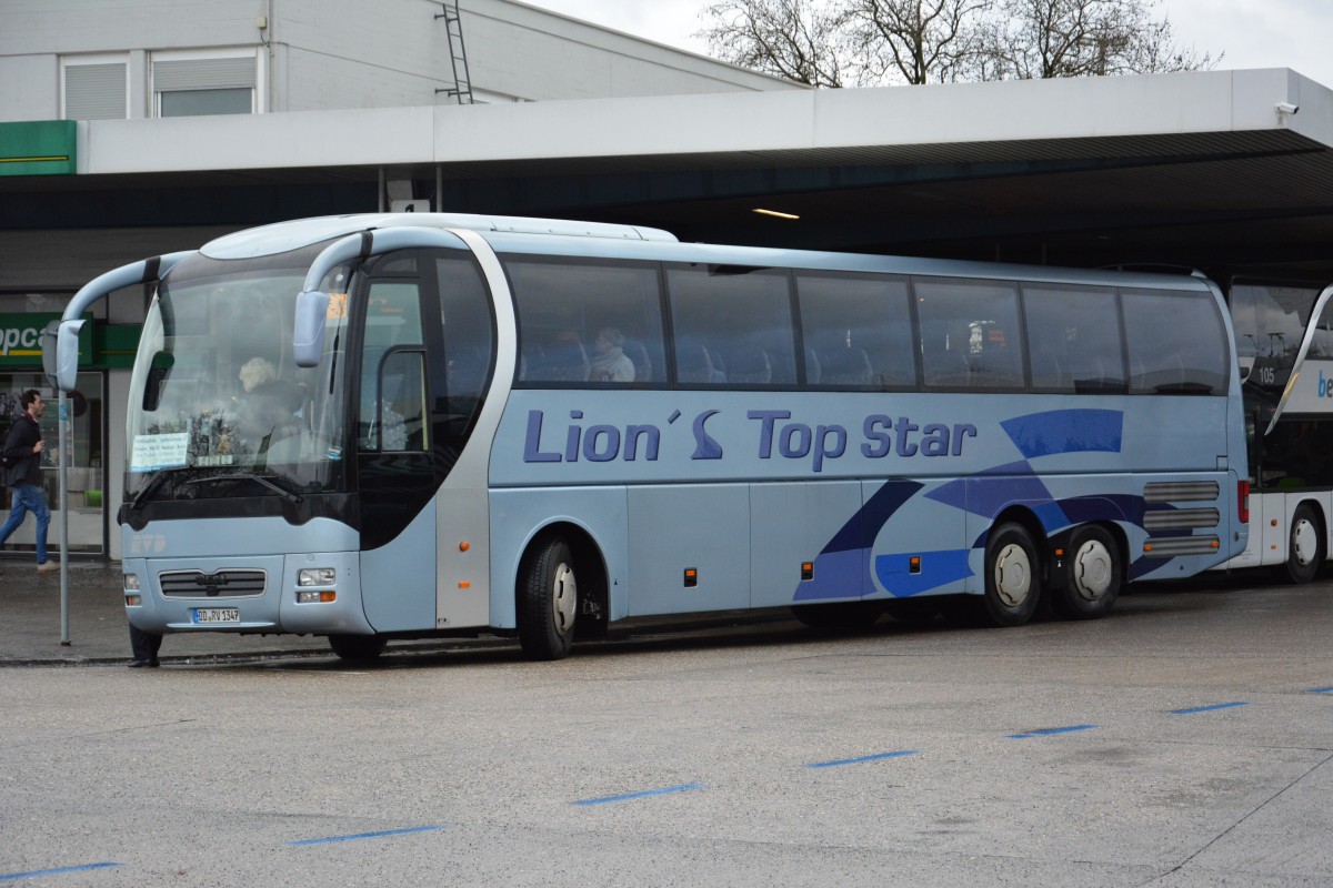 Für BerlinLinienBus fährt DD-RV 1347 (MAN Lion's Coach) von Dresden nach Berlin. Aufgenommen am ZOB in Berlin, 10.01.2015.
