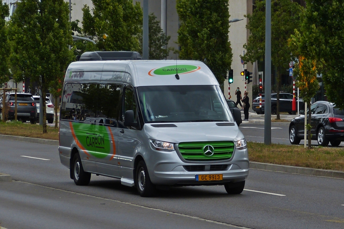 GC 9913, Mercedes Benz Sprinter von Voyages Carbon, gesehen in den Straßen der Stadt Luxemburg. 28.07.2020