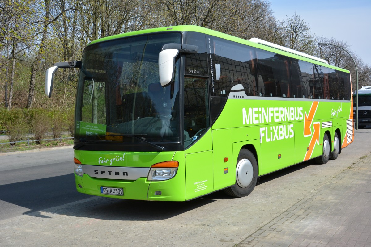 GG-R 3509 steht am 11.04.2015 an der Gustav-Meyer-Allee in Berlin. Aufgenommen wurde ein Setra S 416 GT-HD.
