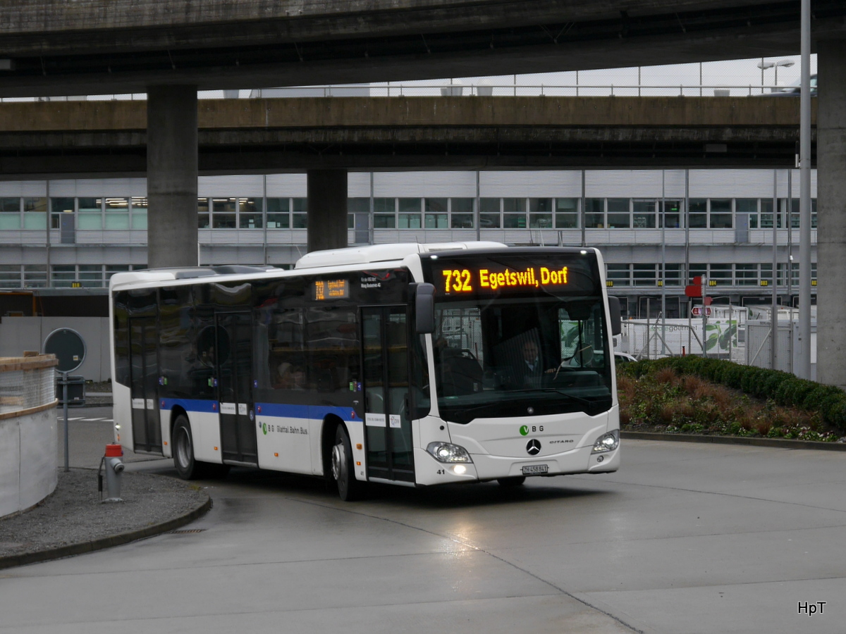 Glattal.Bahn.Bus - Mercedes Citaro  Nr.41  ZH  458841 bei der zufahrt zum Flughafen Kloten am 23.12.2017