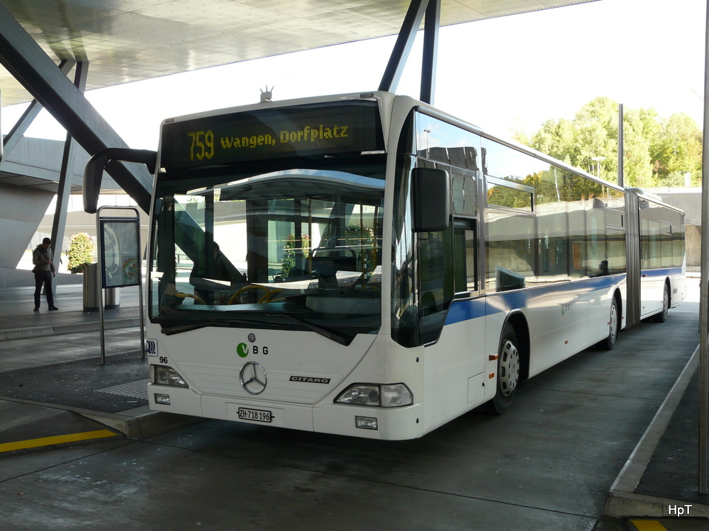 Glattalbus - Mercedes Citaro  Nr.96  ZH  718196 unterwegs auf der Linie 759 beim Flughafen Zrich am 17.10.2013