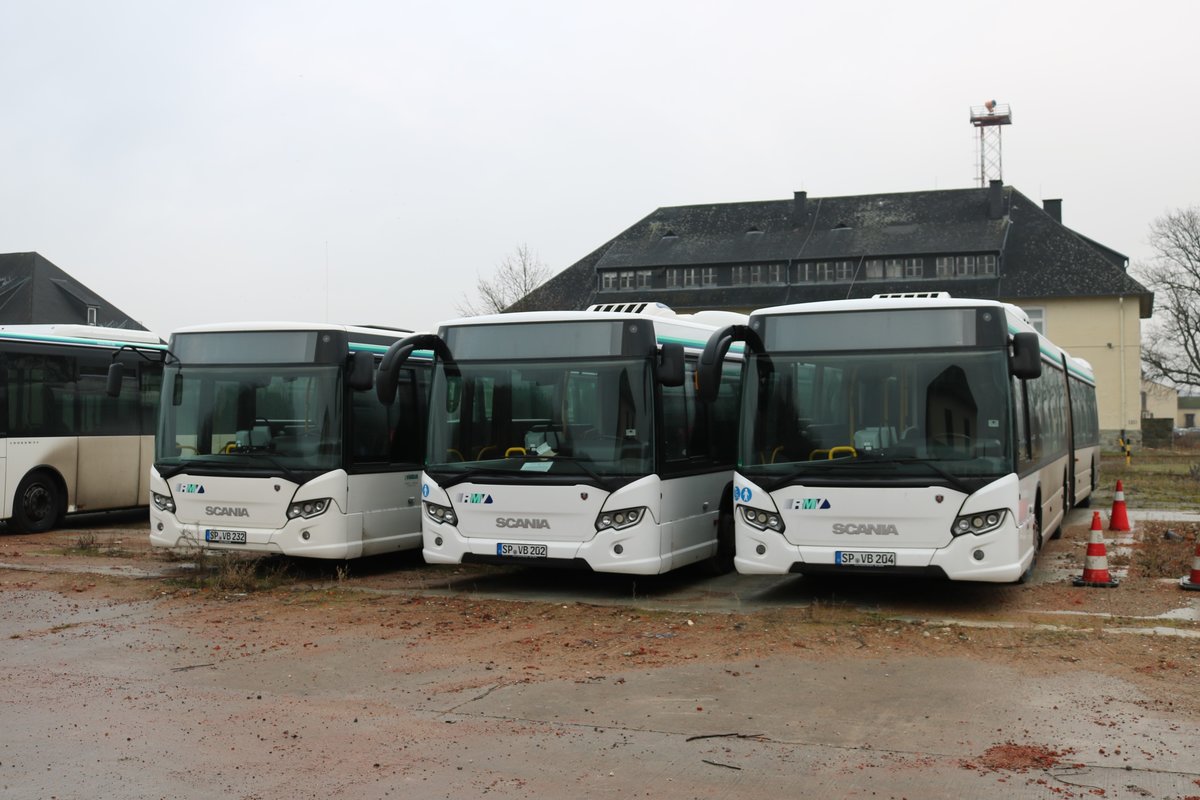 Gleich drei BRHViabus Scania Citywide am 31.12.18 in Erlensee auf dem ehemaligen Fliegerhorst der US Army. Dort stehen viel Busse von RackTours und BRHVias Bus. Ich durfte durch Nachfrage eines Mitarbeiters Fotos machen