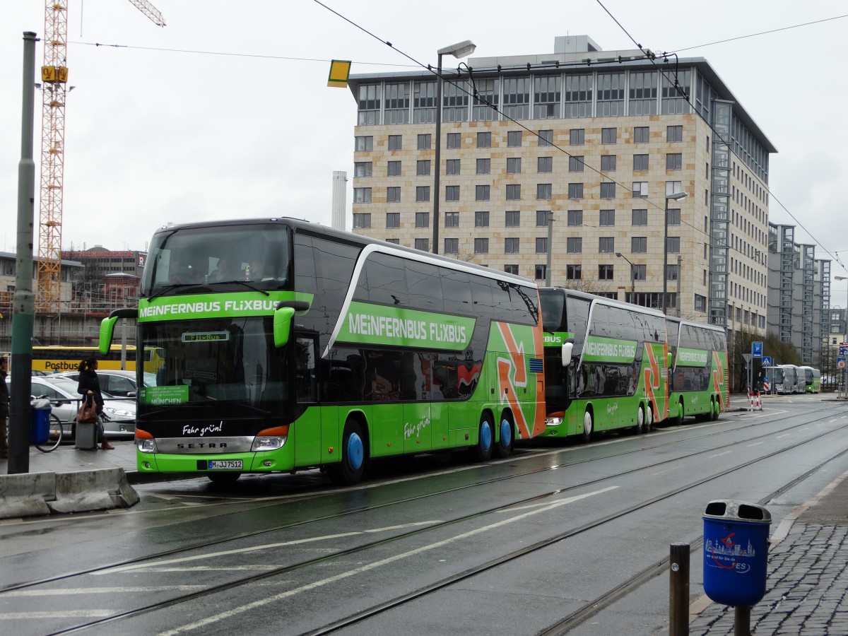 Gleich drei Flixbus/Meinfernbus Setra Doppeldecker am 04.04.15 in Frankfurt am Main. Beim vorderem kann man an den Radkappen sehen, dass es mal ein Flixbus war.