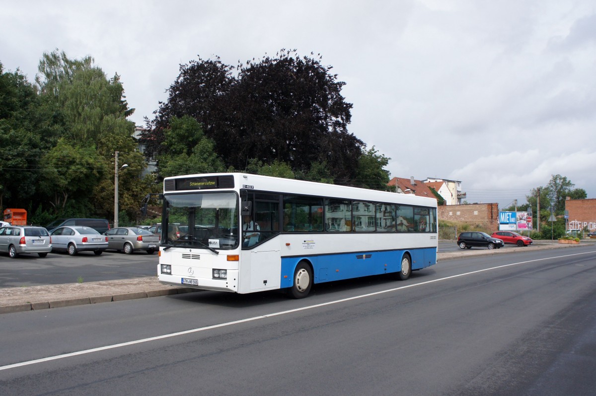 Gotha: Mercedes-Benz O 407 der Thüringerwaldbahn und Straßenbahn Gotha GmbH, aufgenommen im Juli 2015 am Zentralen Omnibusbahnhof in Gotha.