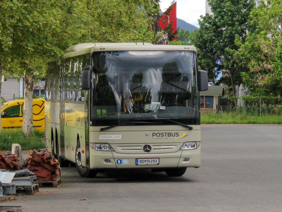 Graz. Am 02.05.2020 wartete dieser Integro von Postbus in der Verkehrsstelle Hohenstaufengasse auf seinen nächste ln Einsatz.