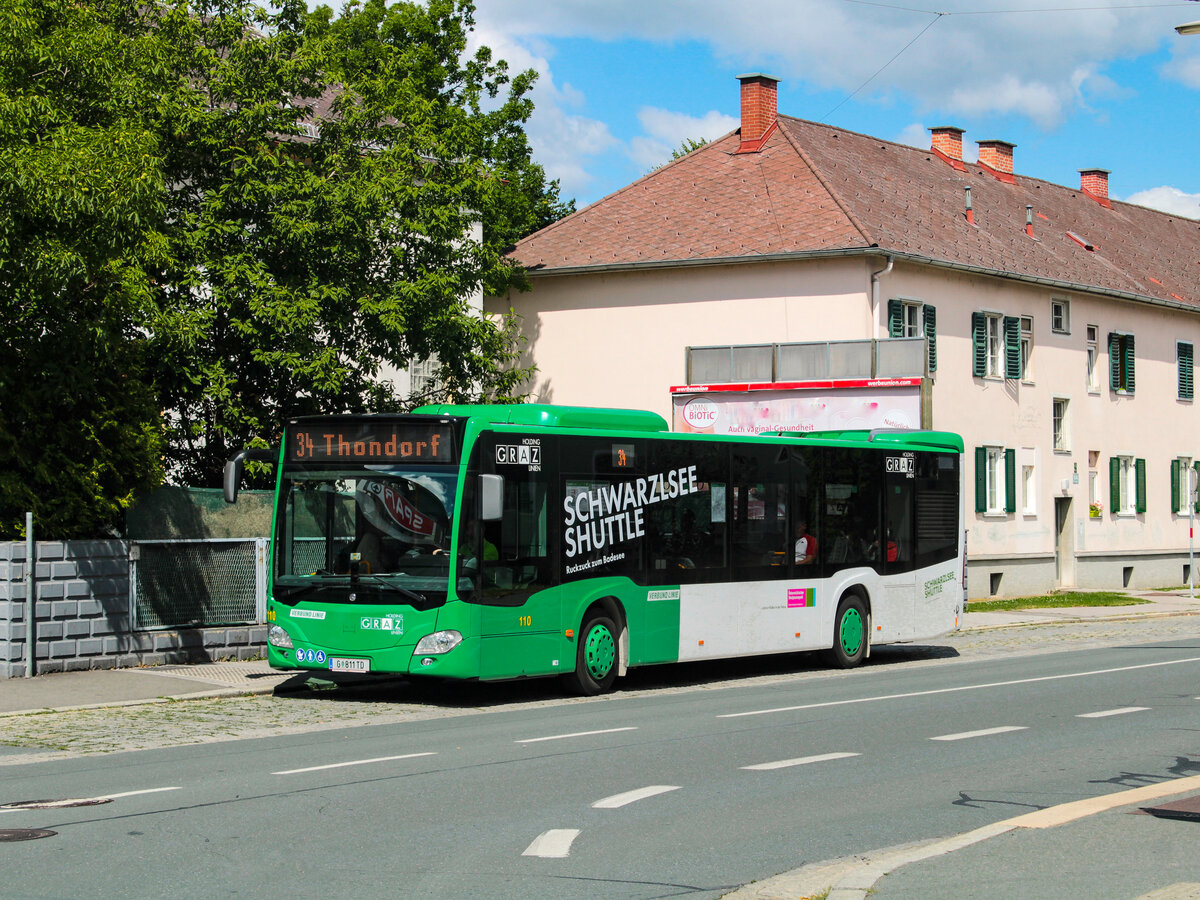 Graz. Am 08.07.2022 war Wagen 110 (Schwarzlsee Shuttle) der Graz Linien auf der Linie 34 vom Jakominiplatz in Richtung Thondorf unterwegs. Den Bus konnte ich am Vormittag in der Haltestelle Fliedergasse fotografieren.