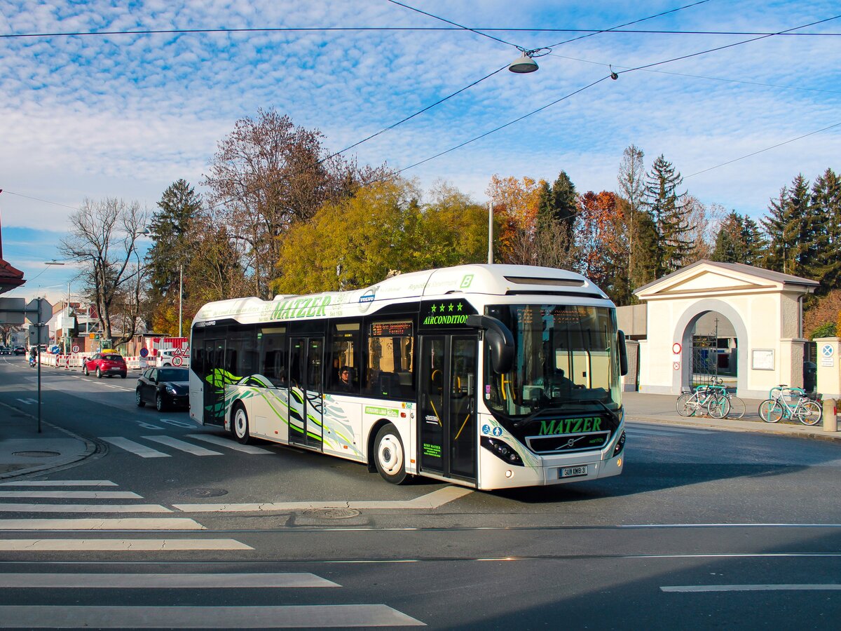Graz. Am 12.11.2022 war der Matzer Wagen 3 auf der Linie 510 unterwegs. Der Wagen konnte von mir auf Höhe des St. Peter Friedhof fotografiert werden.