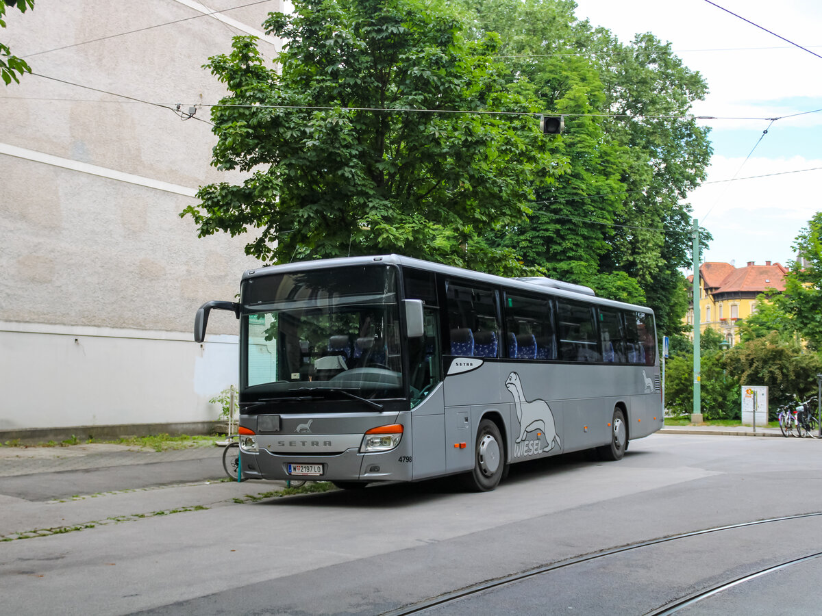 Graz. Am 17.06.2022 stand Wieselbus W4798 abgestellt in der Krenngasse.